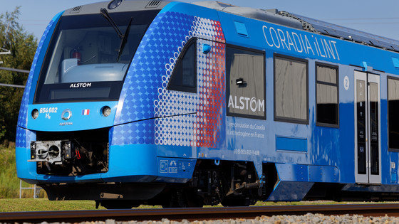 Alstom's Coradia iLint hydrogen train runs for the first time in France